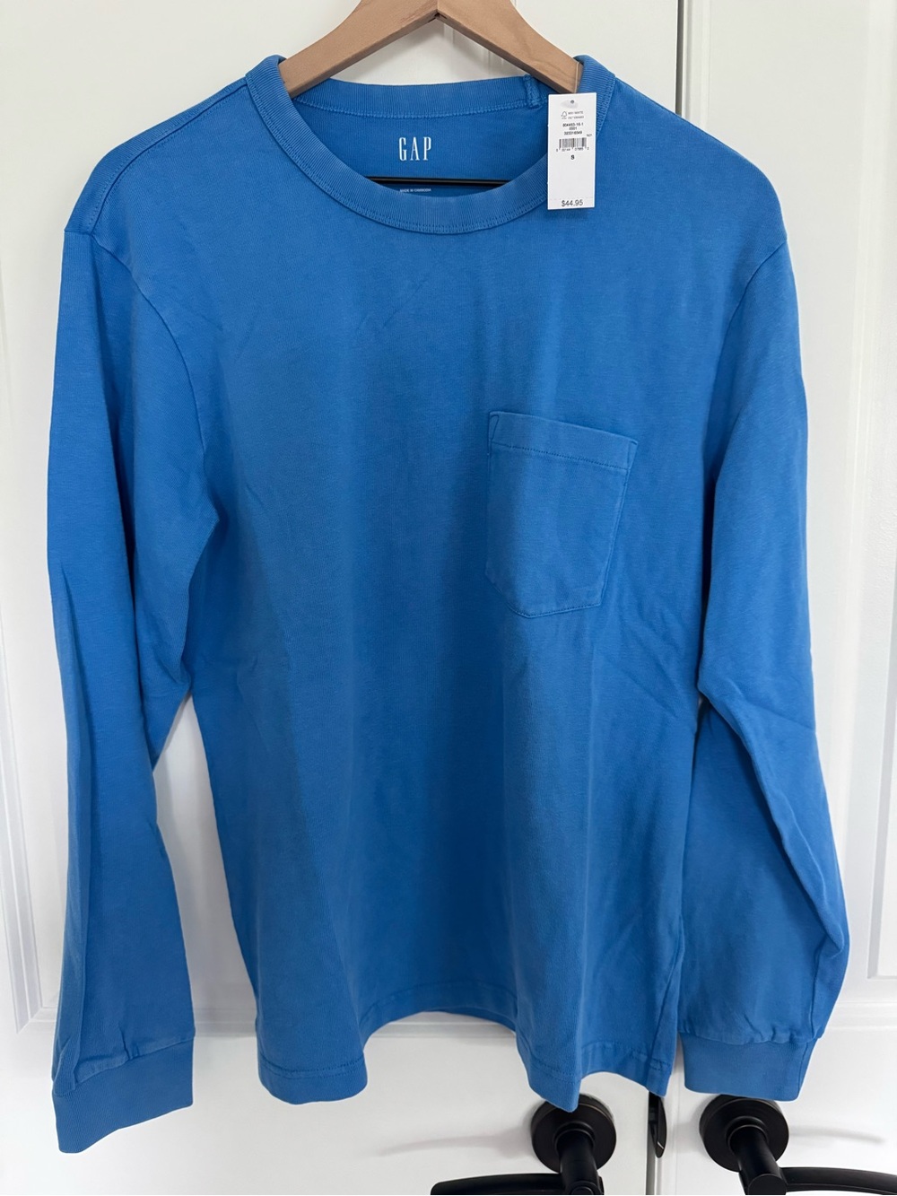 GAP Men’s Long Sleeve Pocket Tee in Bright Blue